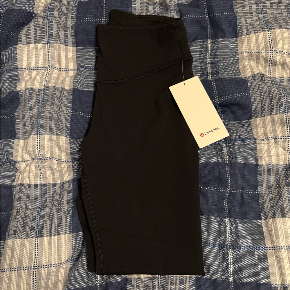 Lululemon Wunder Under Smoothcover leggings. Black size 8. Never worn.